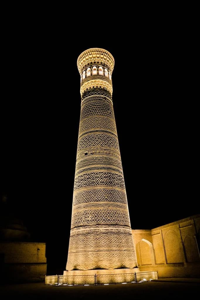 Night view of the Kalon Minaret